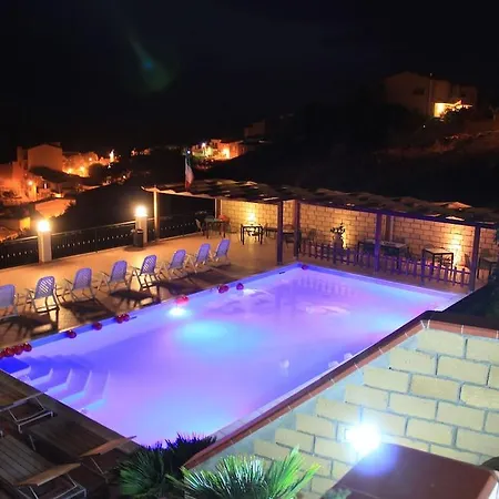 Couette-café Montemare 4*