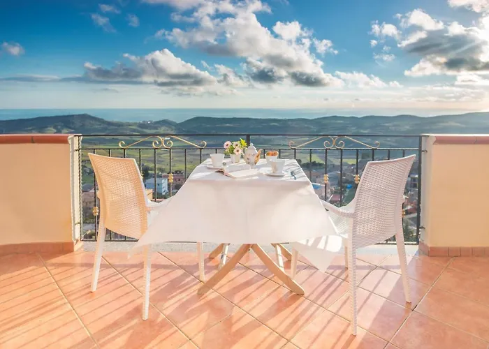 Montemare Bed & Breakfast 4*